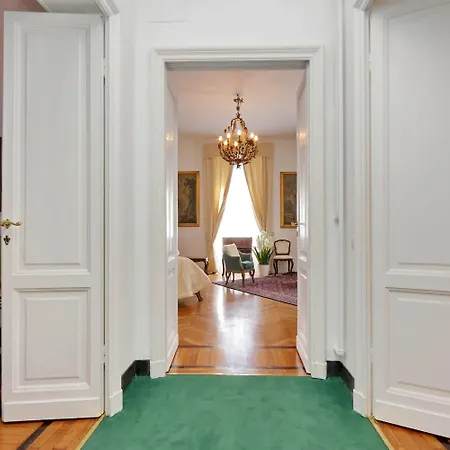 Prestigious Via Veneto Lägenhet