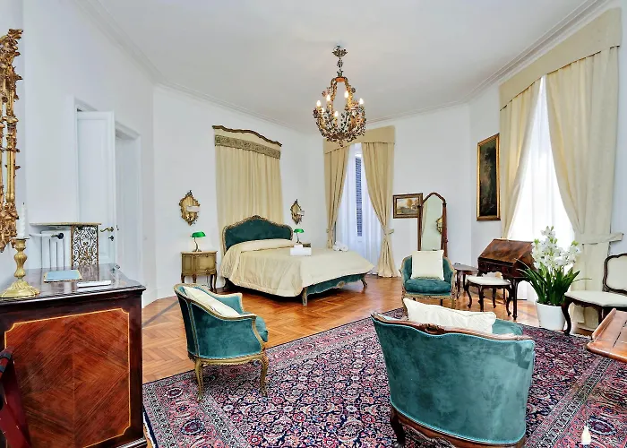 Prestigious Via Veneto Appartement Rome